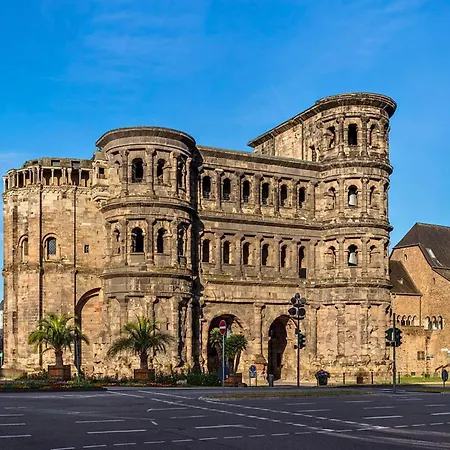 Apartment In With Parking *